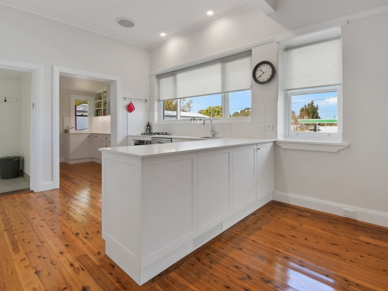 2 Zouch Street, Young NSW 2594