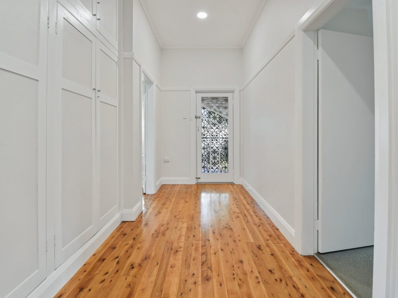 2 Zouch Street, Young NSW 2594