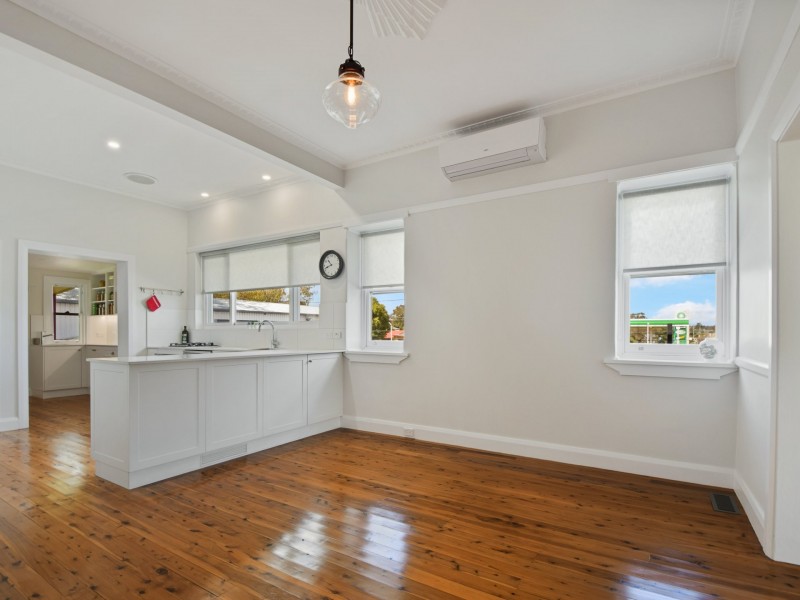 2 Zouch Street, Young NSW 2594