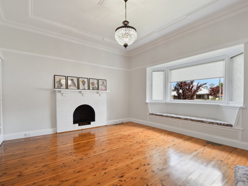 2 Zouch Street, Young NSW 2594