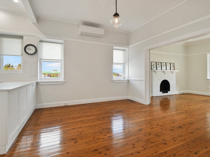 2 Zouch Street, Young NSW 2594