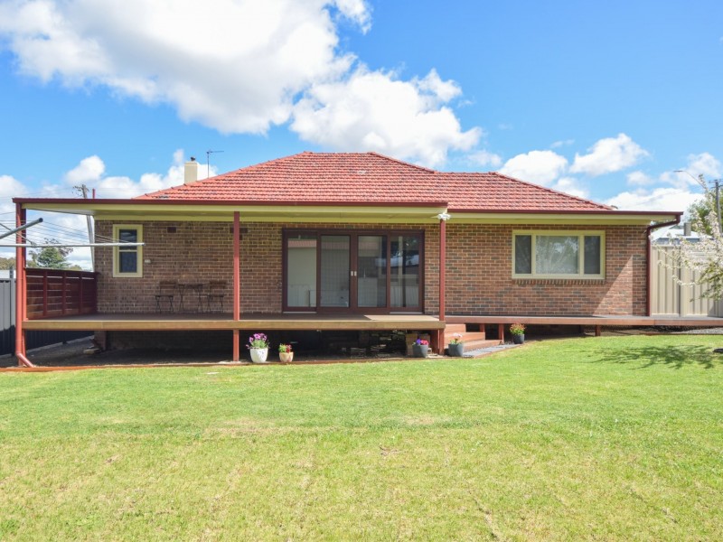2 Zouch Street, Young NSW 2594