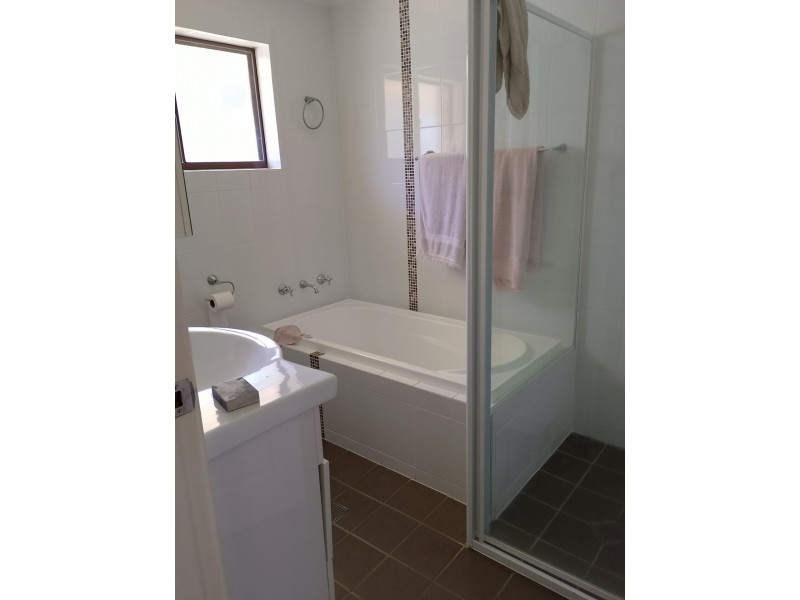 5 Cherry Court, Young NSW 2594