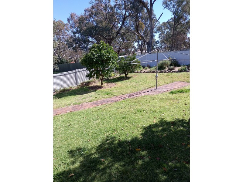 5 Cherry Court, Young NSW 2594