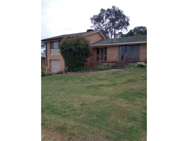 5 Cherry Court, Young NSW 2594