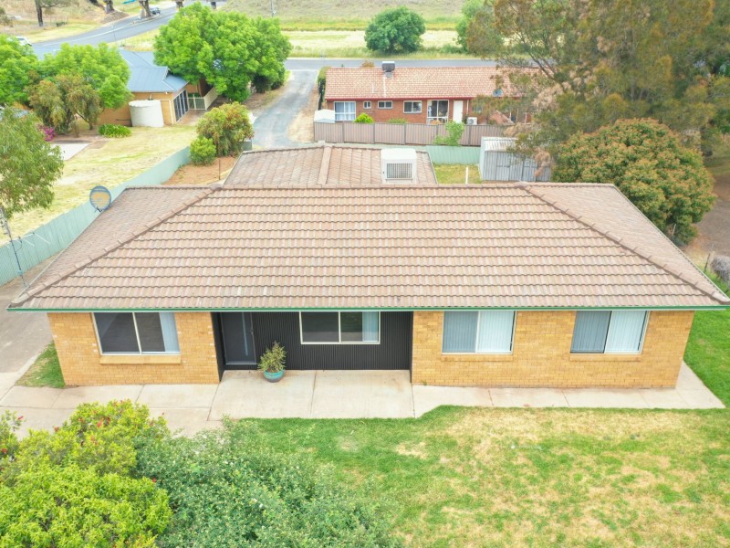 108 Edwards Street, Young NSW 2594