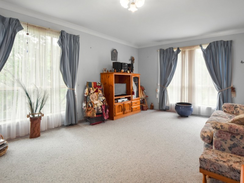 86 Willawong Street, Young NSW 2594