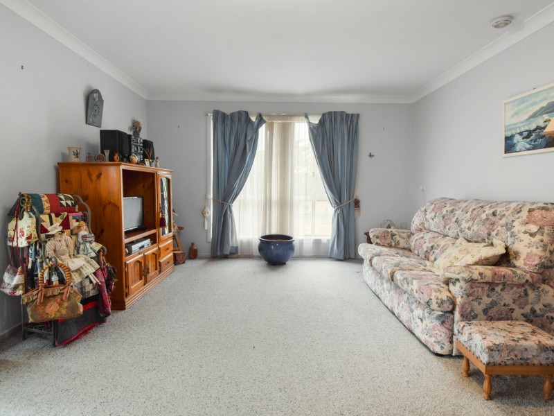 86 Willawong Street, Young NSW 2594