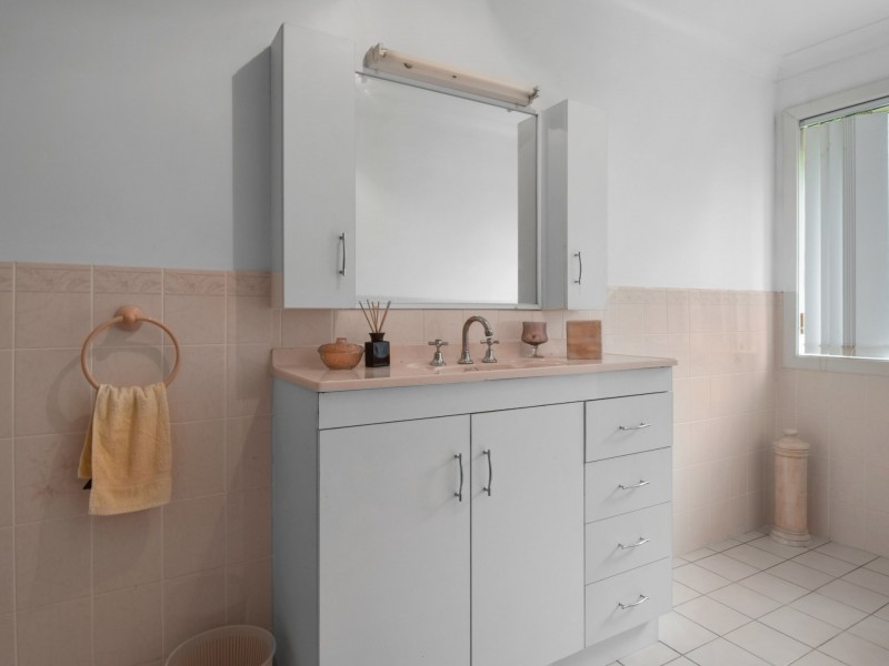 86 Willawong Street, Young NSW 2594