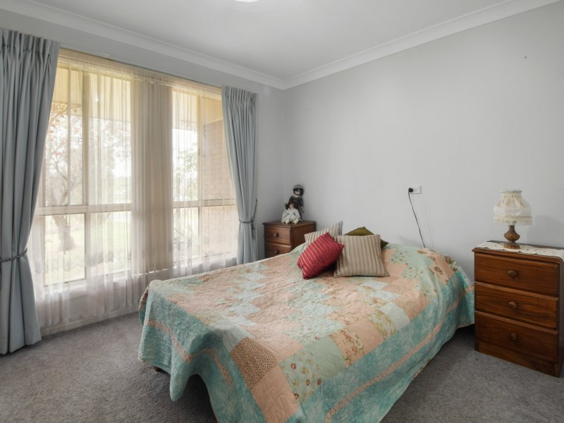 86 Willawong Street, Young NSW 2594