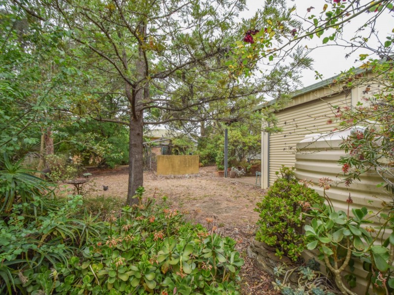 86 Willawong Street, Young NSW 2594