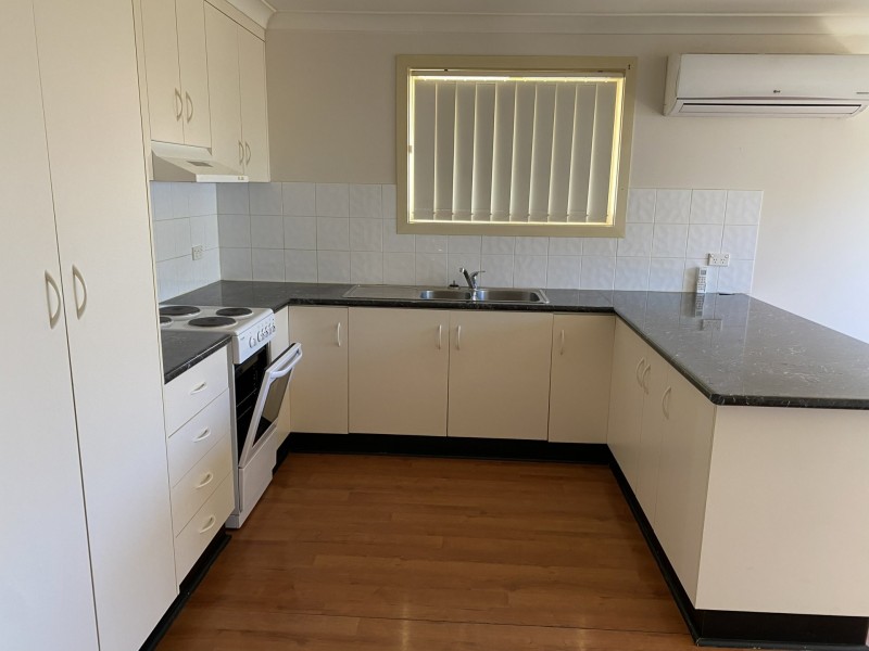 3/5 Trafalgar Street, Young NSW 2594