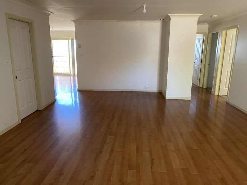 3/5 Trafalgar Street, Young NSW 2594