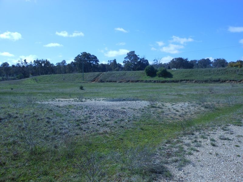 2 Rockdale Rd, Young NSW 2594