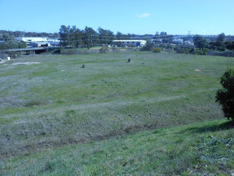 2 Rockdale Rd, Young NSW 2594