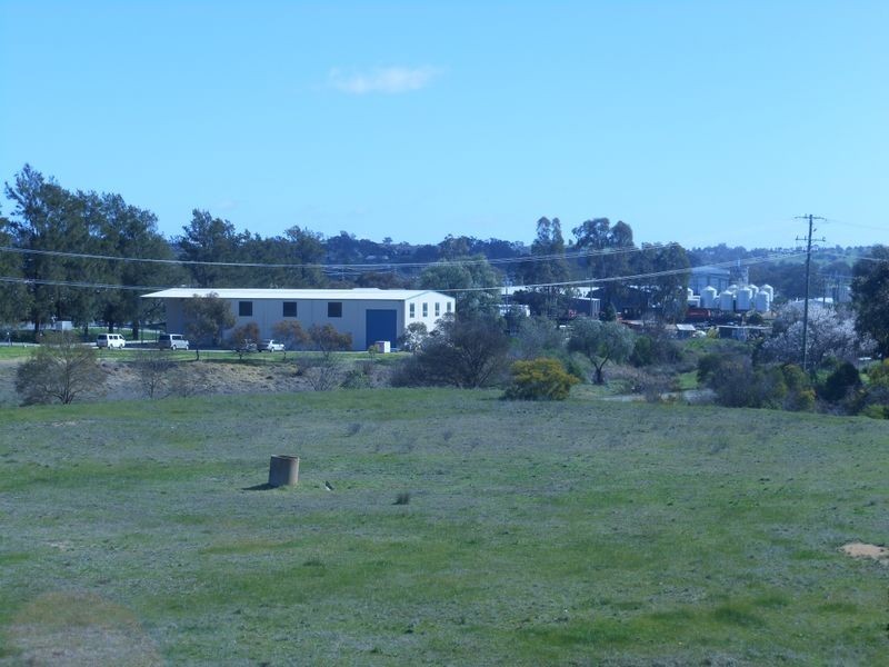 2 Rockdale Rd, Young NSW 2594