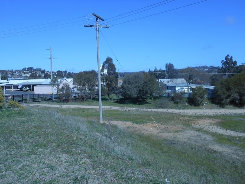 2 Rockdale Rd, Young NSW 2594