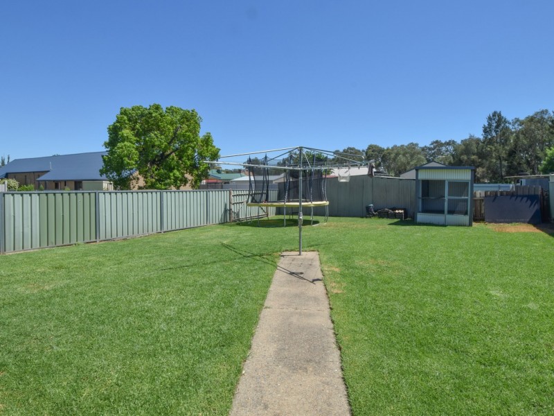 29 Gordon Street, Young NSW 2594