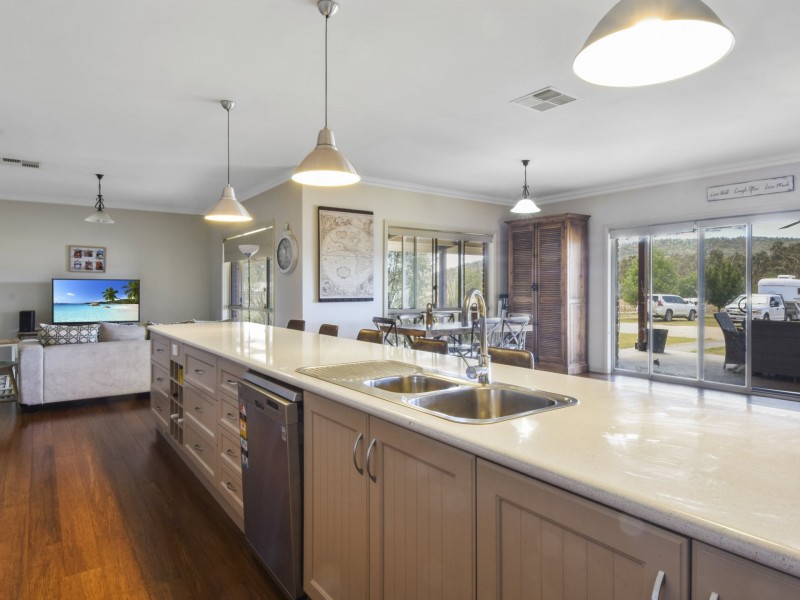 92 Wambanumba Drive, Young NSW 2594