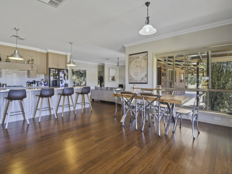 92 Wambanumba Drive, Young NSW 2594