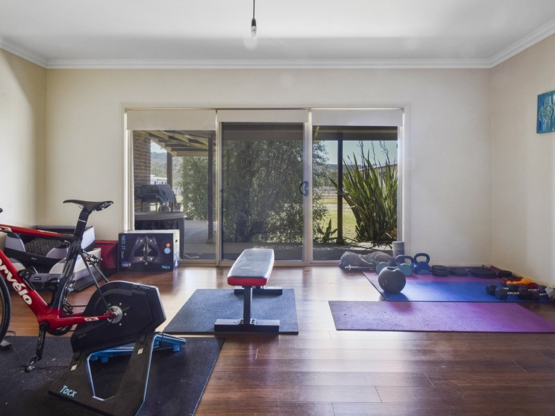 92 Wambanumba Drive, Young NSW 2594