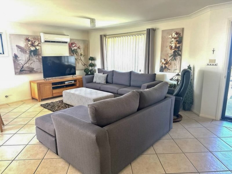 1-75 Blackett Avenue, Young NSW 2594