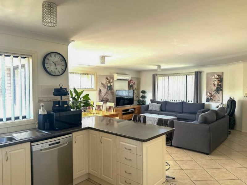 1-75 Blackett Avenue, Young NSW 2594