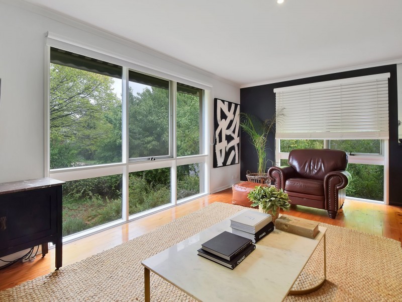 6 Bell Avenue, Young NSW 2594