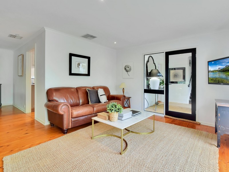 6 Bell Avenue, Young NSW 2594