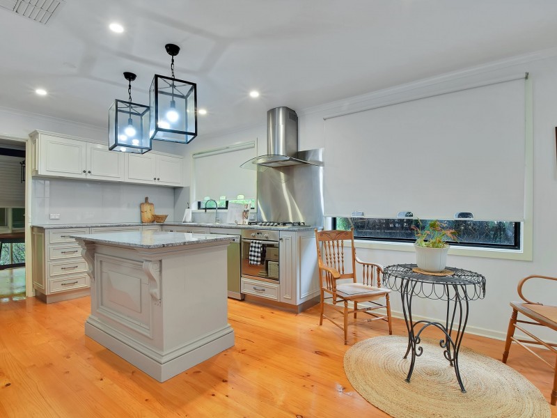 6 Bell Avenue, Young NSW 2594