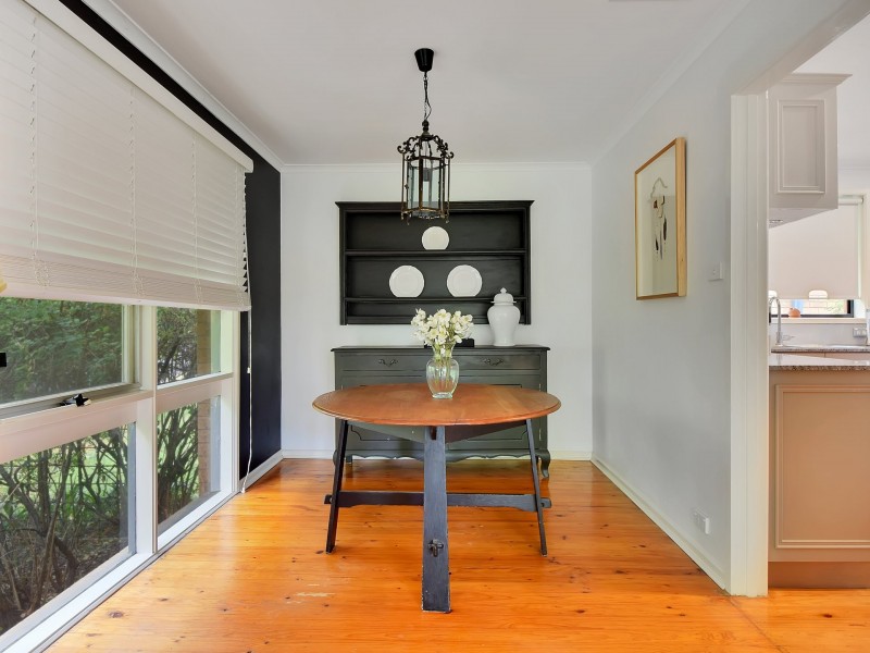 6 Bell Avenue, Young NSW 2594