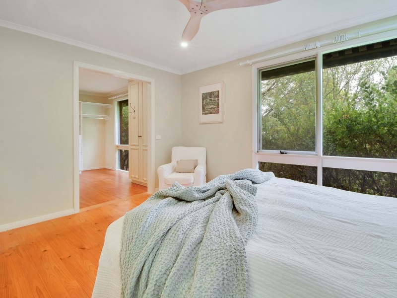 6 Bell Avenue, Young NSW 2594