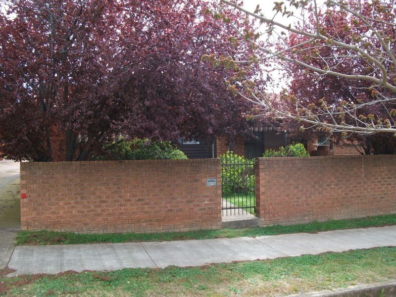 2/61 Wombat Street, Young NSW 2594