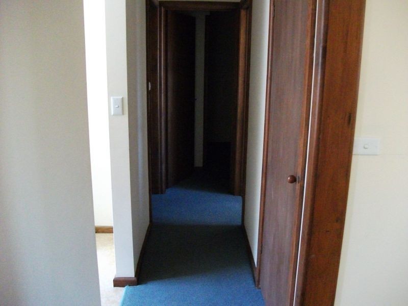 2/61 Wombat Street, Young NSW 2594