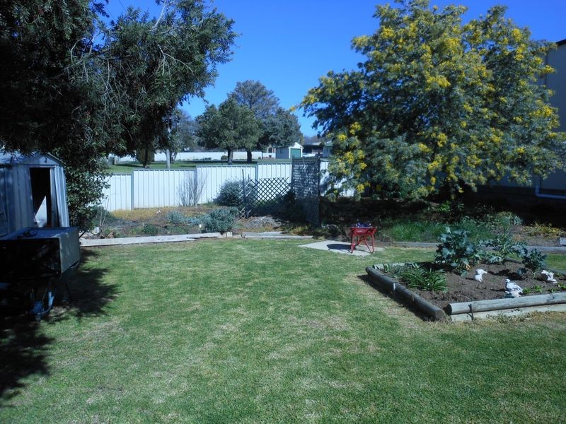 34 Demondrille Street, Young NSW 2594