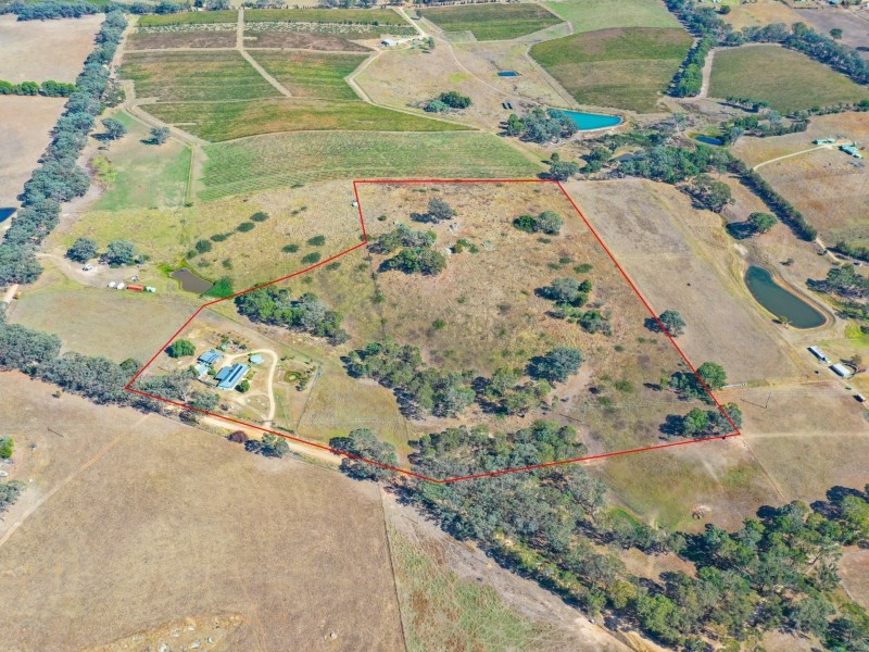 100 Hollands Road, Young NSW 2594