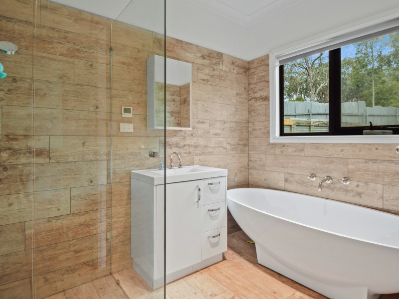 100 Hollands Road, Young NSW 2594