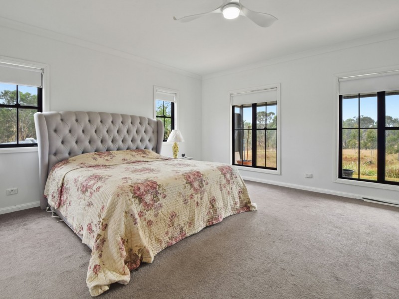 100 Hollands Road, Young NSW 2594