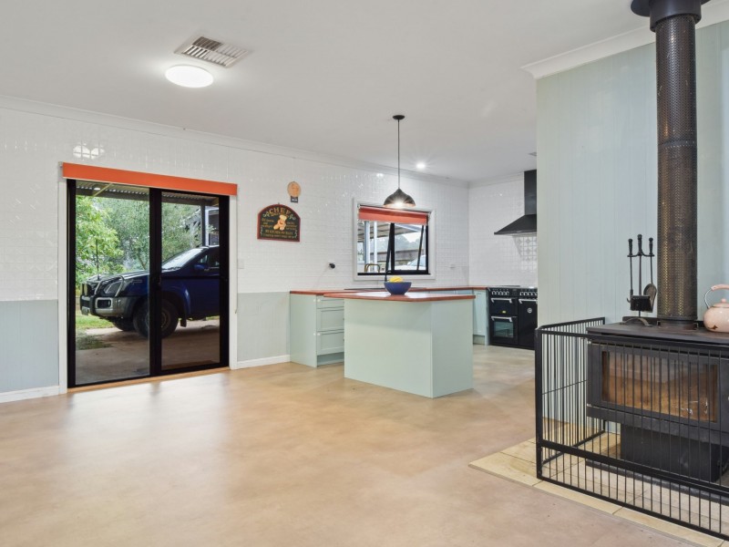 100 Hollands Road, Young NSW 2594