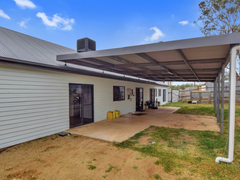 100 Hollands Road, Young NSW 2594
