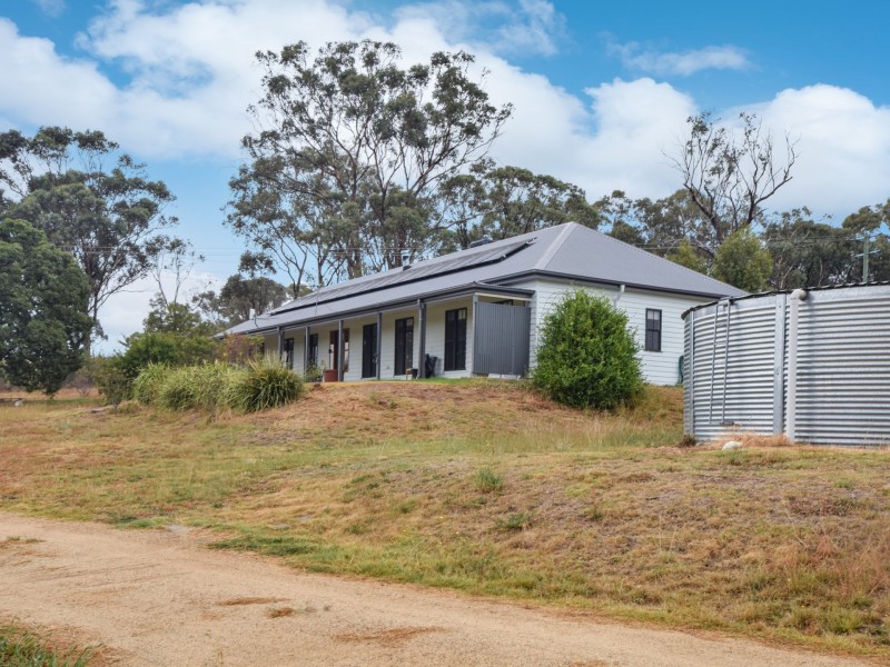 100 Hollands Road, Young NSW 2594