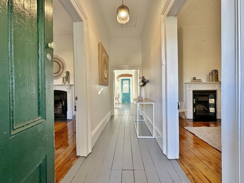 17 Main Street, Young NSW 2594