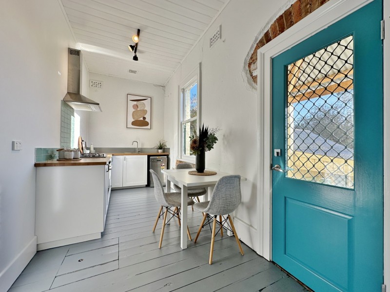 17 Main Street, Young NSW 2594