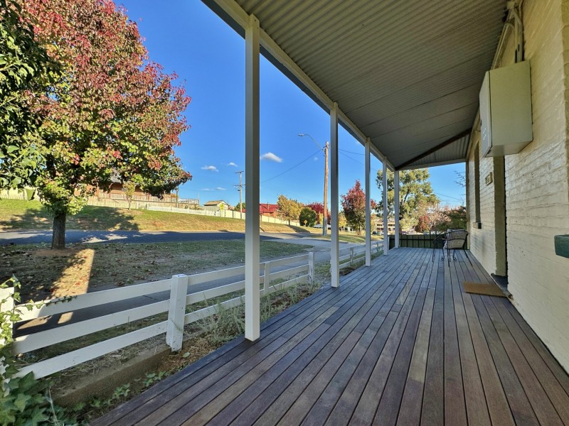 17 Main Street, Young NSW 2594