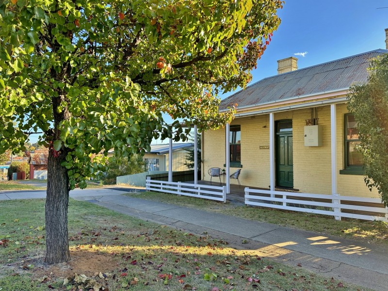 17 Main Street, Young NSW 2594