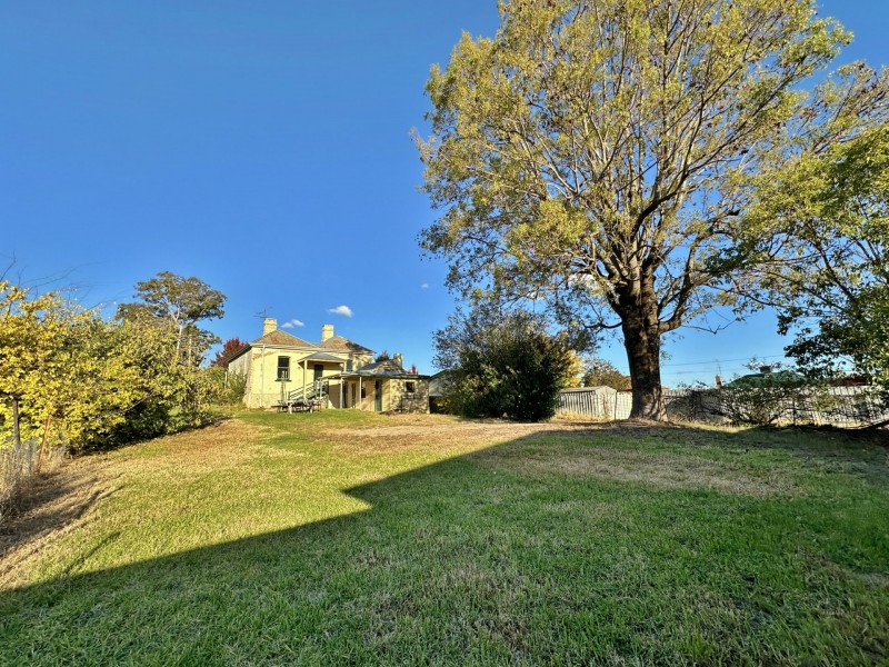 17 Main Street, Young NSW 2594