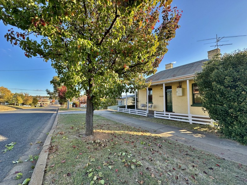 17 Main Street, Young NSW 2594