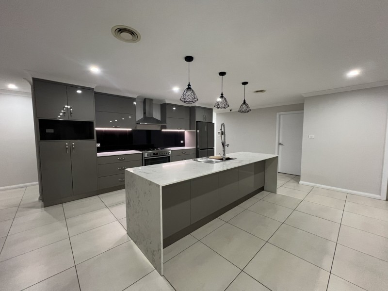 11 Matilda Place, Young NSW 2594