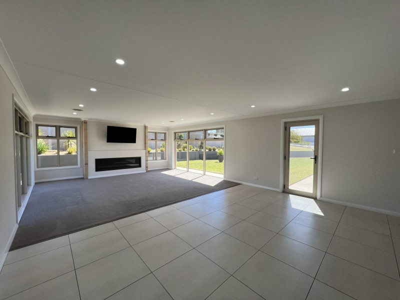 11 Matilda Place, Young NSW 2594