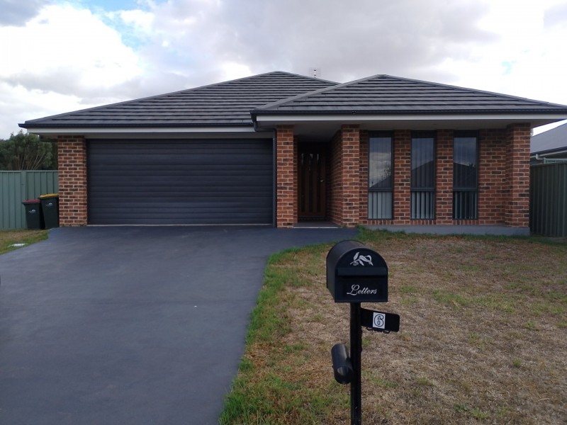 6 Francis Place, Young NSW 2594